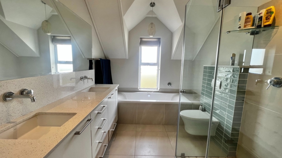 To Let 4 Bedroom Property for Rent in Croydon Olive Estate Western Cape
